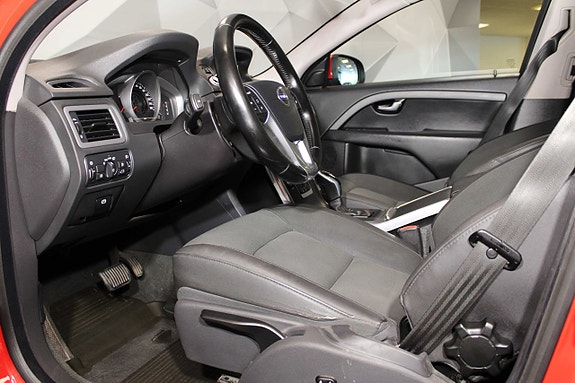 Volvo V70 12 of 26