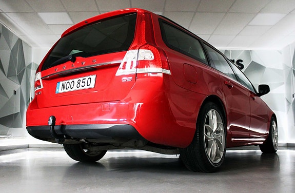 Volvo V70 8 of 26