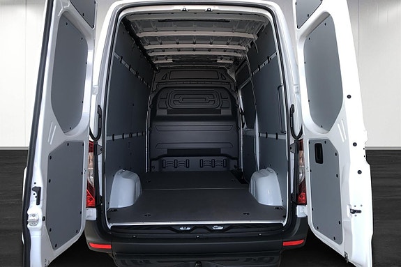 Mercedes-Benz Sprinter 317 12 of 12