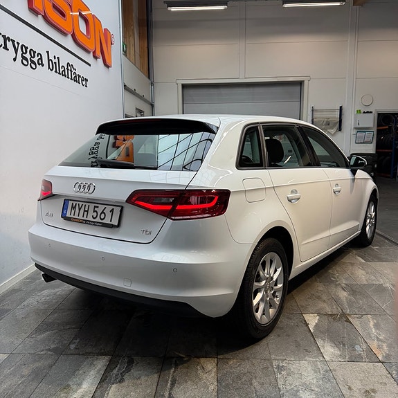 Audi A3 4 of 11