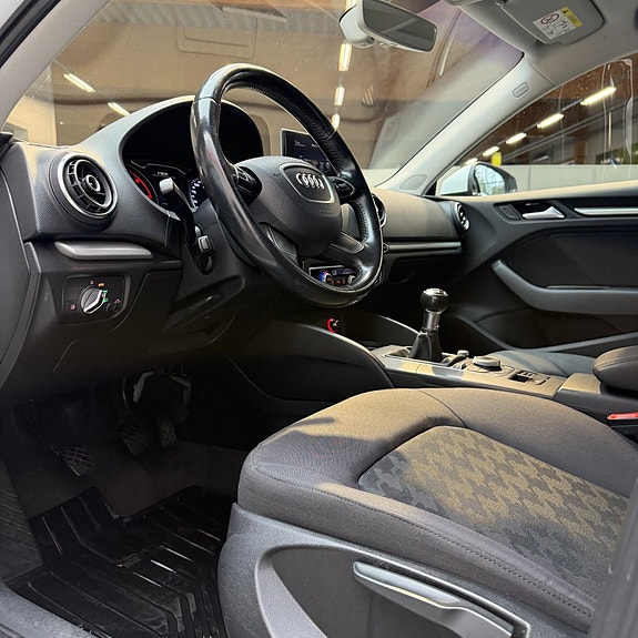 Audi A3 8 of 11