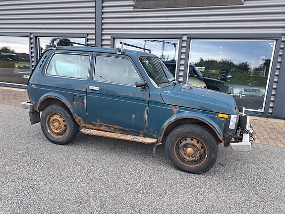 Lada Niva 2 of 5