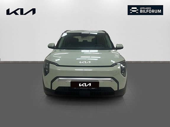 Kia EV3 2 of 16