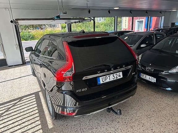 Volvo XC60 8 of 24