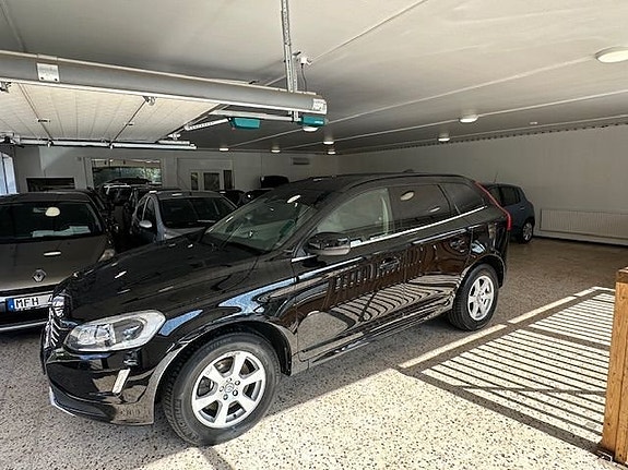 Volvo XC60 14 of 24