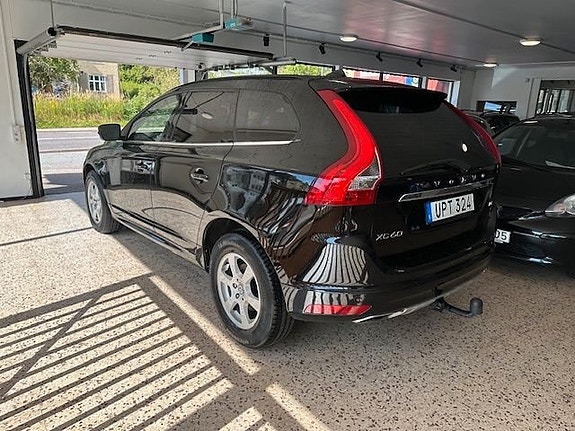 Volvo XC60 6 of 24