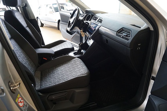 Volkswagen Tiguan 7 of 12