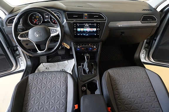 Volkswagen Tiguan 8 of 12