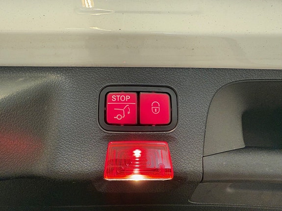 Mercedes-Benz CLA250 27 of 27