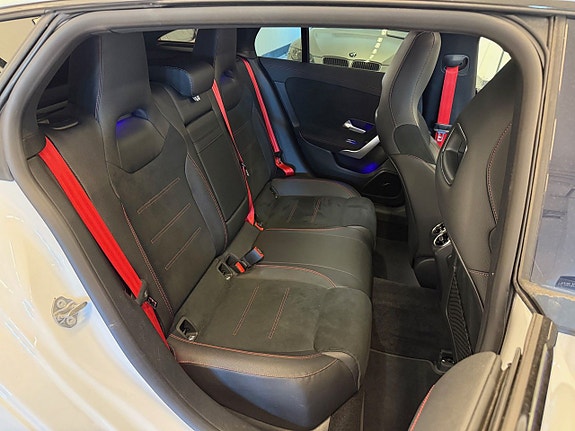Mercedes-Benz CLA250 19 of 27