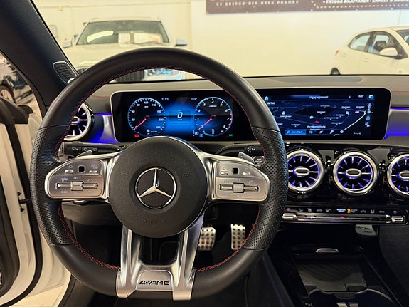 Mercedes-Benz CLA250 11 of 27