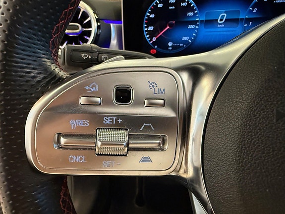 Mercedes-Benz CLA250 12 of 27