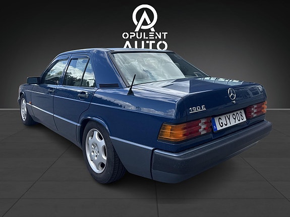 Mercedes-Benz W201 5 of 15