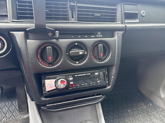 Mercedes-Benz W201 12 of 15
