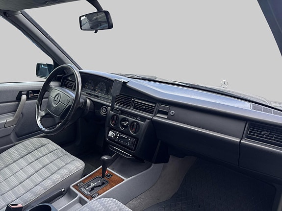 Mercedes-Benz W201 15 of 15