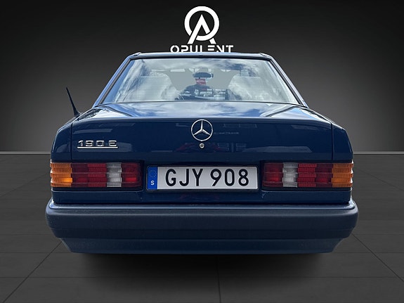 Mercedes-Benz W201 4 of 15