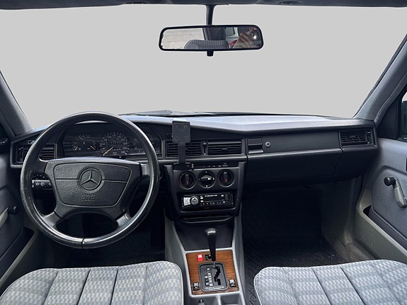 Mercedes-Benz W201 14 of 15