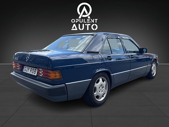 Mercedes-Benz W201 3 of 15