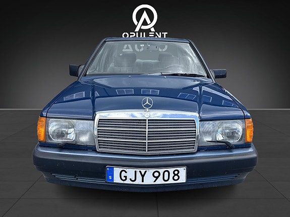 Mercedes-Benz W201 8 of 15