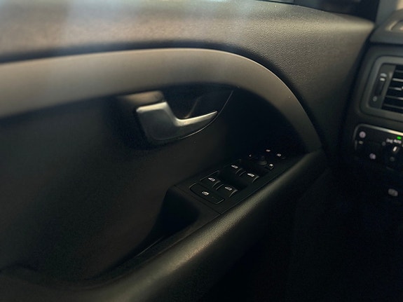 Volvo V70 9 of 21