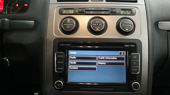 Volkswagen Touran 21 of 26