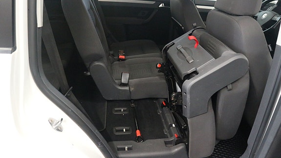 Volkswagen Touran 14 of 26