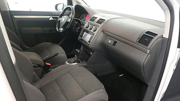 Volkswagen Touran 9 of 26