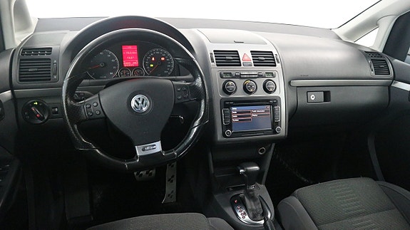 Volkswagen Touran 7 of 26