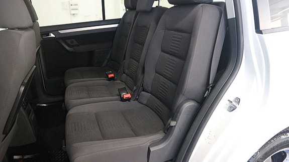 Volkswagen Touran 10 of 26