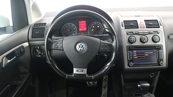Volkswagen Touran 22 of 26