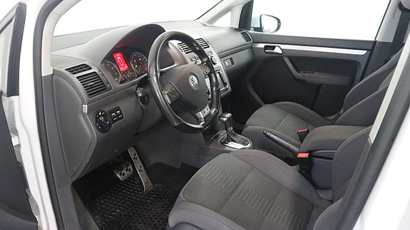 Volkswagen Touran 8 of 26