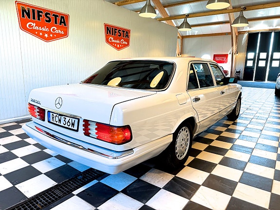 Mercedes-Benz S560 8 of 30