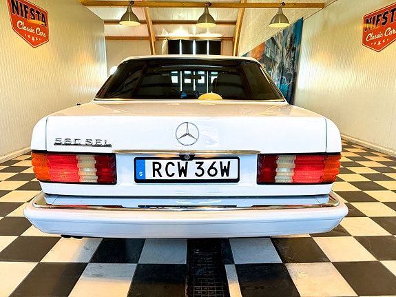 Mercedes-Benz S560 10 of 30