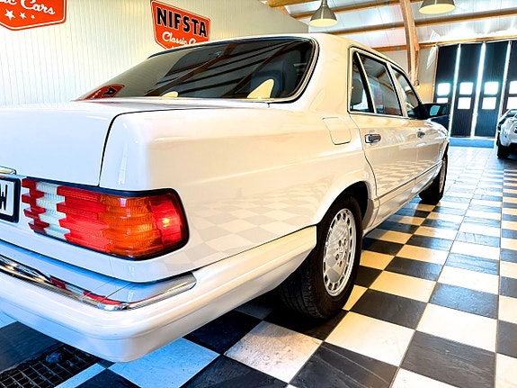 Mercedes-Benz S560 9 of 30