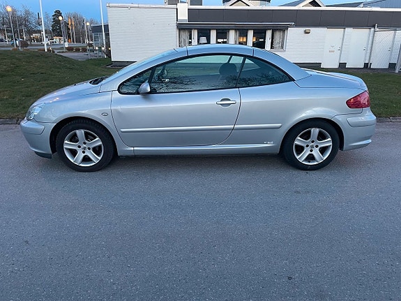 Peugeot 307 CC 2 of 14
