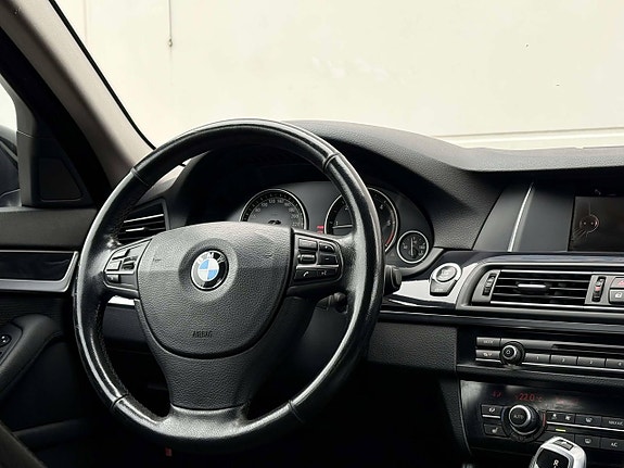 BMW 520 14 of 17