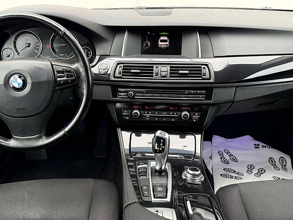 BMW 520 15 of 17