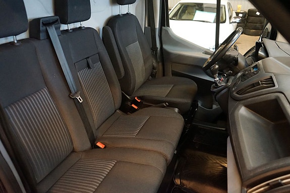 Ford Transit 9 of 12