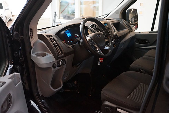 Ford Transit 7 of 12