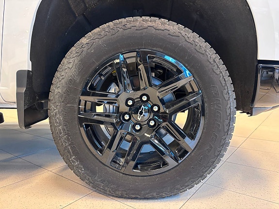 Chevrolet Silverado 1500 16 of 29