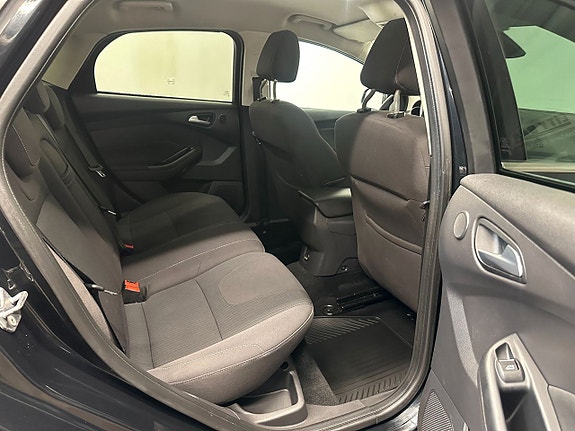 Ford Focus 12 of 22