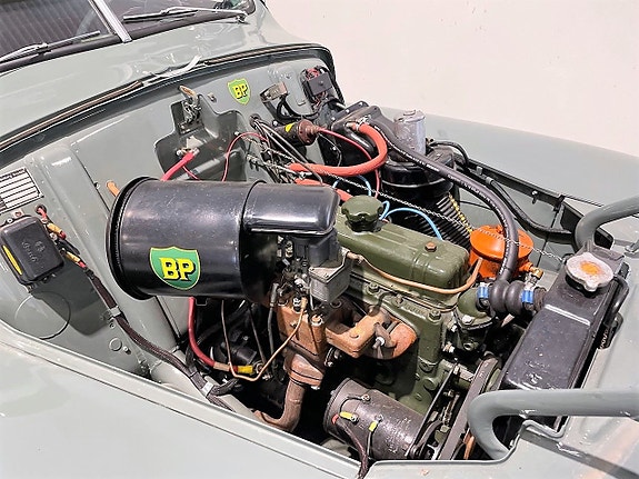 Volvo PV444 13 of 16