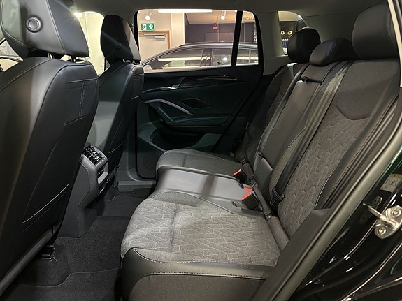 Volkswagen Tiguan 10 of 23