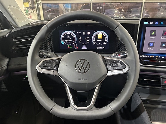 Volkswagen Tiguan 12 of 23