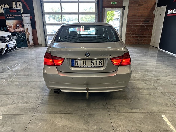 BMW 320 12 of 19