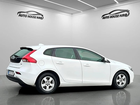 Volvo V40 10 of 21