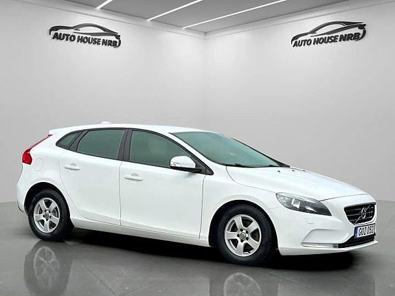 Volvo V40 3 of 21