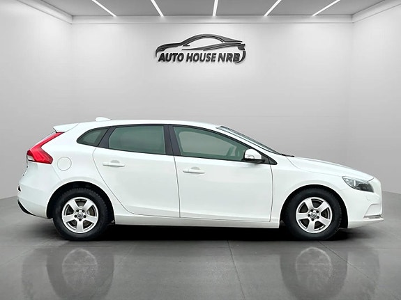Volvo V40 11 of 21