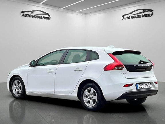 Volvo V40 6 of 21