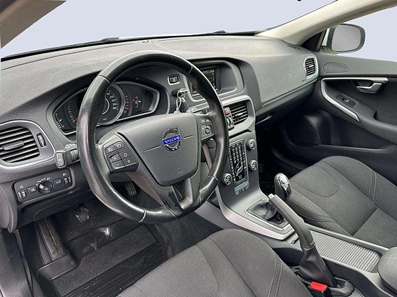 Volvo V40 13 of 21